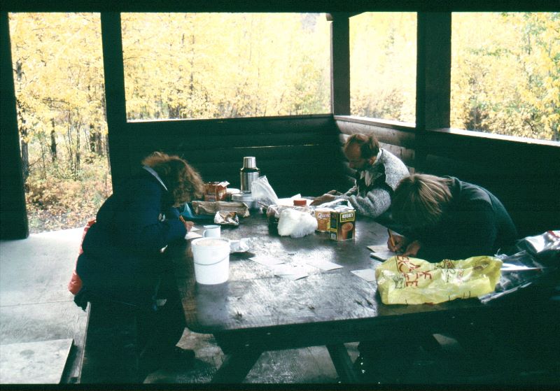 ../Images/117Postkarten in Carmacks.jpg